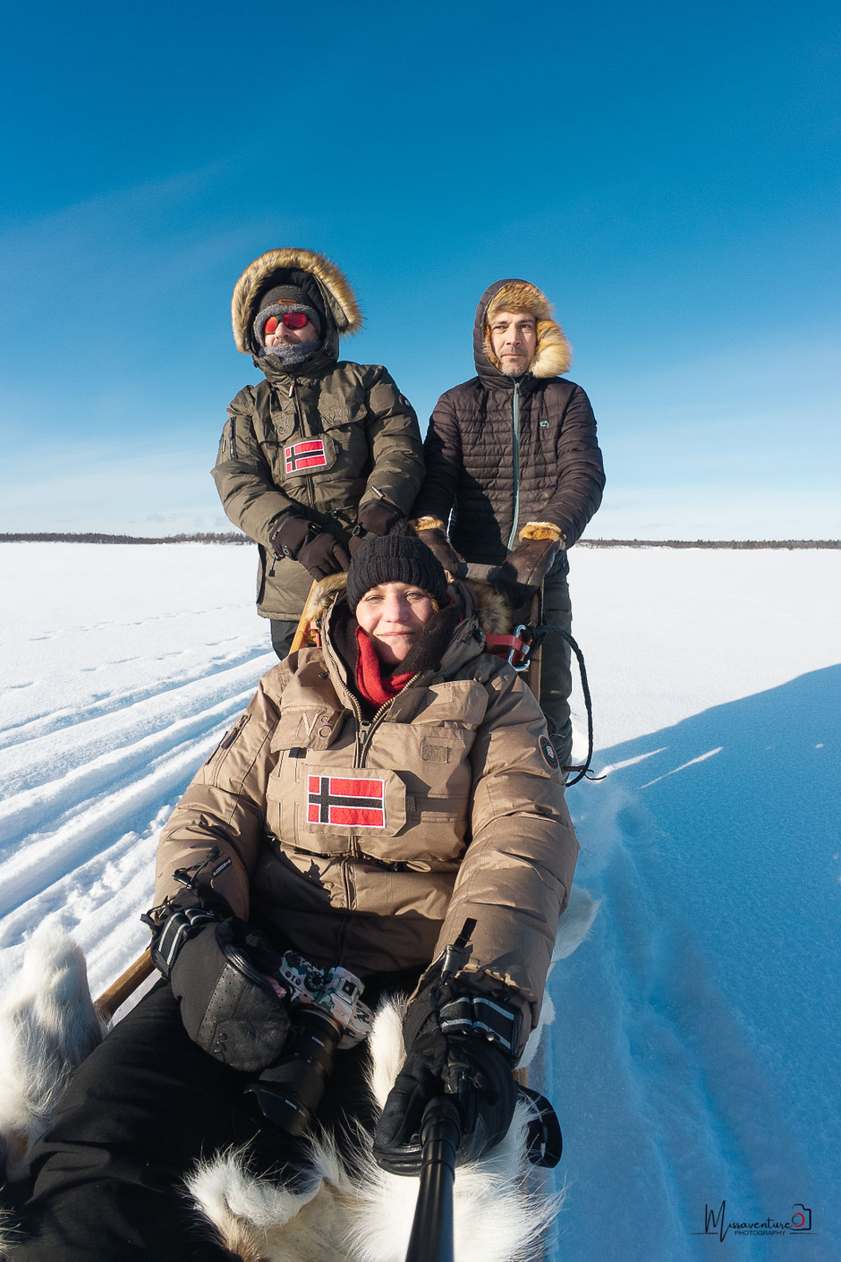 ROAD TRIP EN LAPONIE. TOP 10 DES ACTIVITE A FAIRE EN LAPONIE, FAIRE DU CHIEN DE TRAINEAU, NOS CONSEILS POUR BIEN CHOISIR. www.missaventure.com  roadtrip, outdoor adventures and photography.