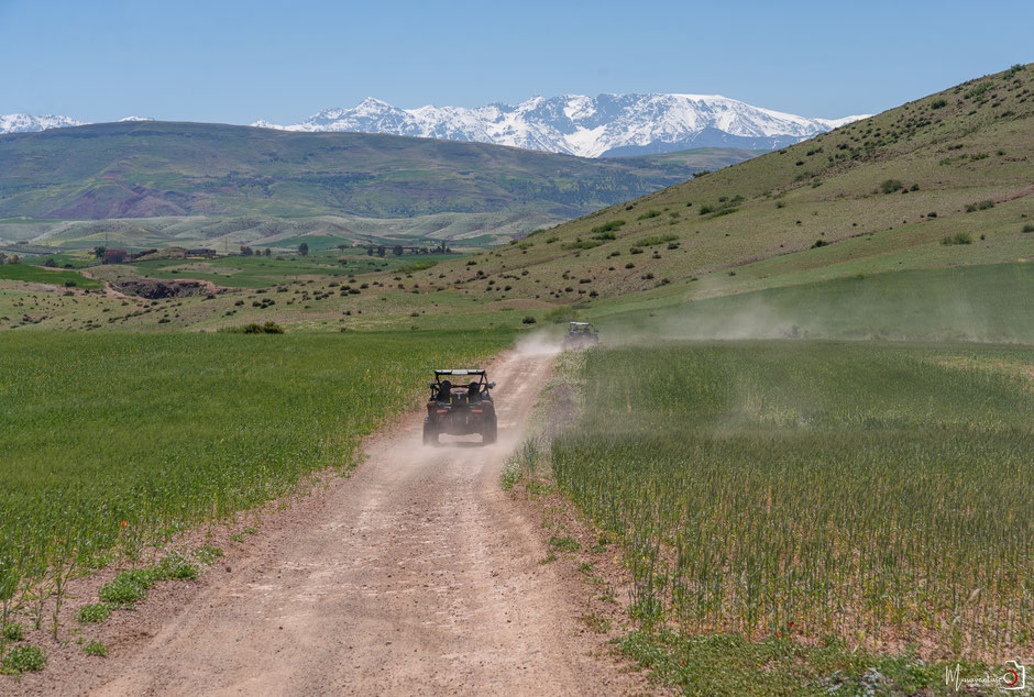 RAID BUGGY AU MAROC, une aventure de dingue au cœur de l'atlas. JOUR 1, d'Agafay aux contreforts de l'Atlas. missaventure, blog road trip, overland 4x4 et nature.
