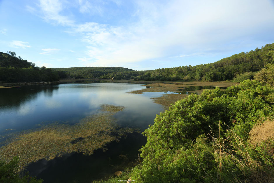 Lac de Carces et chutes du Caramy, Provence verte  (FRANCE). www.missaventure.com blog d'aventures, nature et reflexions green.