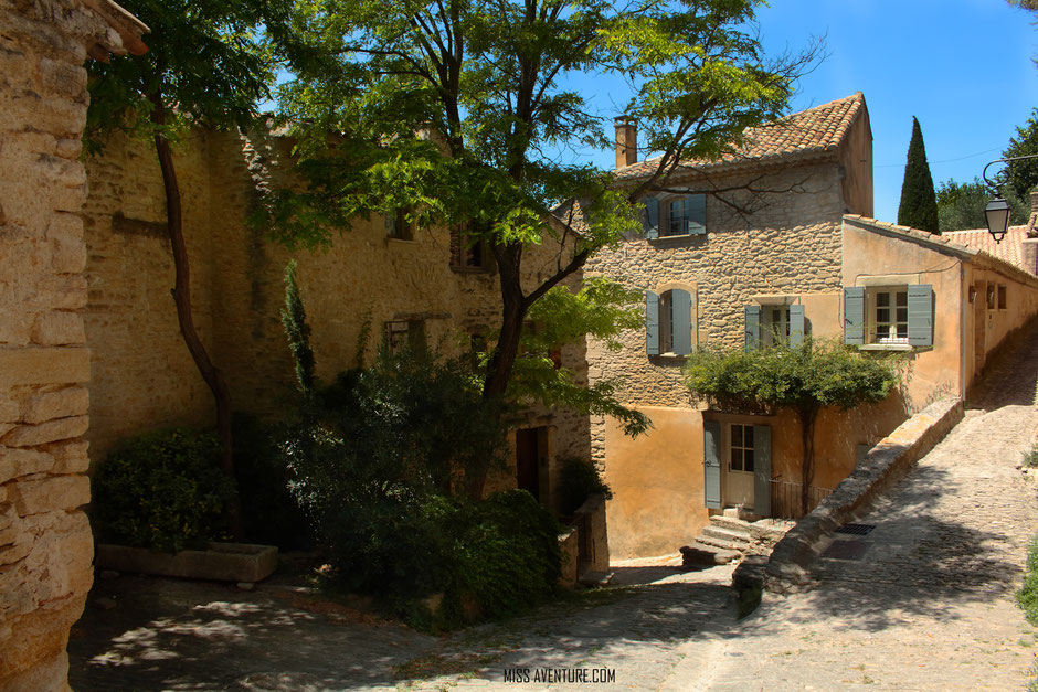 Gordes, VAUCLUSE. missaventure.com. blog aventures, nature et photos