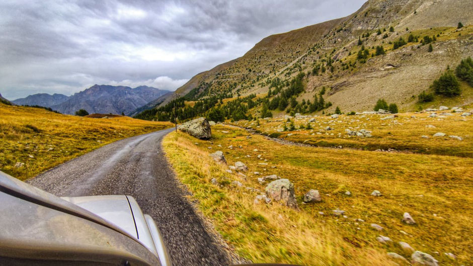 ROAD TRIP EN 4X4, SUR LA ROUTE DES GRANDES ALPES  (FRANCE). col de la Cayolle.   www.missaventure.com blog d'aventures, nature et reflexions green.