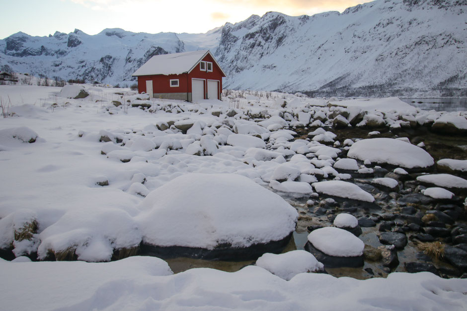 ROAD TRIP HIVERNAL EN VAN DANS LE NORD DE LA NORVEGE, route de Grotfjord à Tromvik. www.missaventure.com  roadtrip, nature, outdoor and photography.