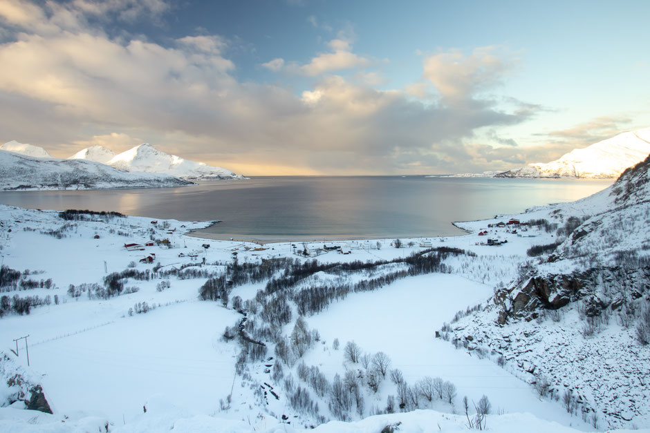 ROAD TRIP HIVERNAL EN VAN DANS LE NORD DE LA NORVEGE, route de Grotfjord à Tromvik. www.missaventure.com  roadtrip, nature, outdoor and photography.