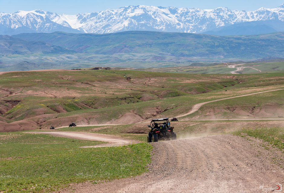 RAID BUGGY AU MAROC, une aventure de dingue au cœur de l'atlas. JOUR 1, d'Agafay aux contreforts de l'Atlas. missaventure, blog road trip, overland 4x4 et nature.