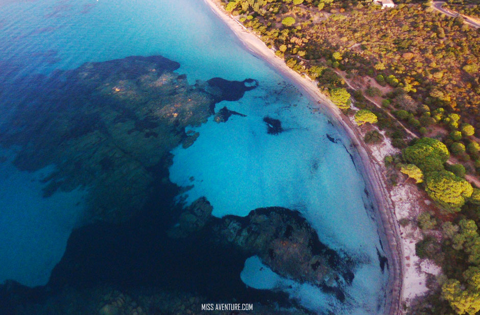 les plages du Sud, CORSE PALOMBAGGIA EN DRONE. www.missaventure.com blog voyage d'aventures nature et photos, Road Trip Corse du Nord au Sud.