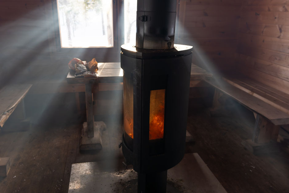 ROAD TRIP EN LAPONIE. TOP 10 DES ACTIVITE A FAIRE EN LAPONIE, MOTONEIGE AVEC OU SANS GUIDE, INFOS ET CONSEILS. www.missaventure.com  roadtrip, outdoor adventures and photography.