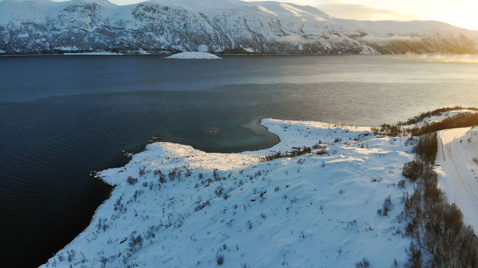 ROAD TRIP HIVERNAL EN VAN DANS LE NORD DE LA NORVEGE, route de Grotfjord à Tromvik. www.missaventure.com  roadtrip, nature, outdoor and photography.