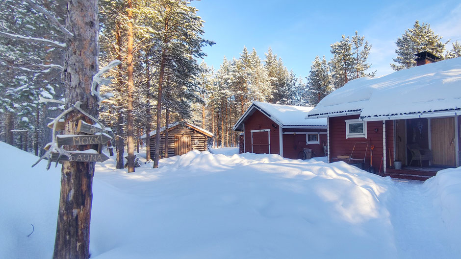 TOP 10 DES ACTIVITE A FAIRE EN LAPONIE/DORMIR DANS UN VRAI COTTAGE EN LAPONIE, INFOS ET CONSEILS. www.missaventure.com  roadtrip, outdoor adventures and photography.