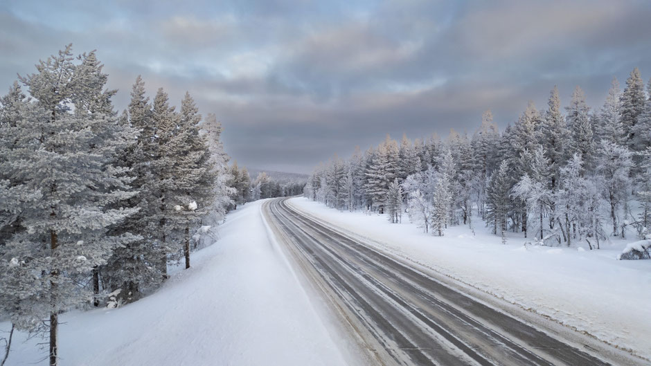ROAD TRIP EN LAPONIE. Location et conduite en hiver?. Itinéraire, budget infos & aventures détaillées.