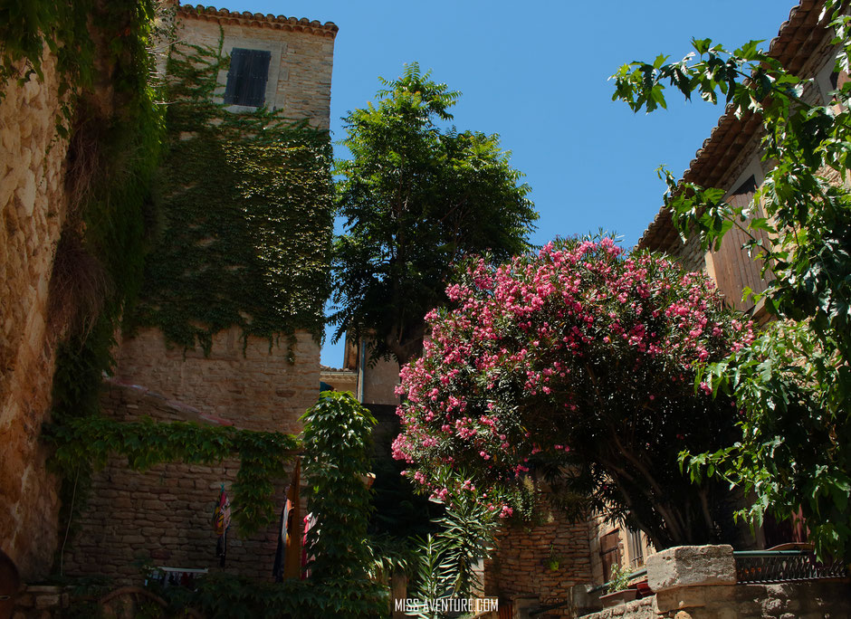 Gordes, VAUCLUSE. missaventure.com. blog aventures, nature et photos