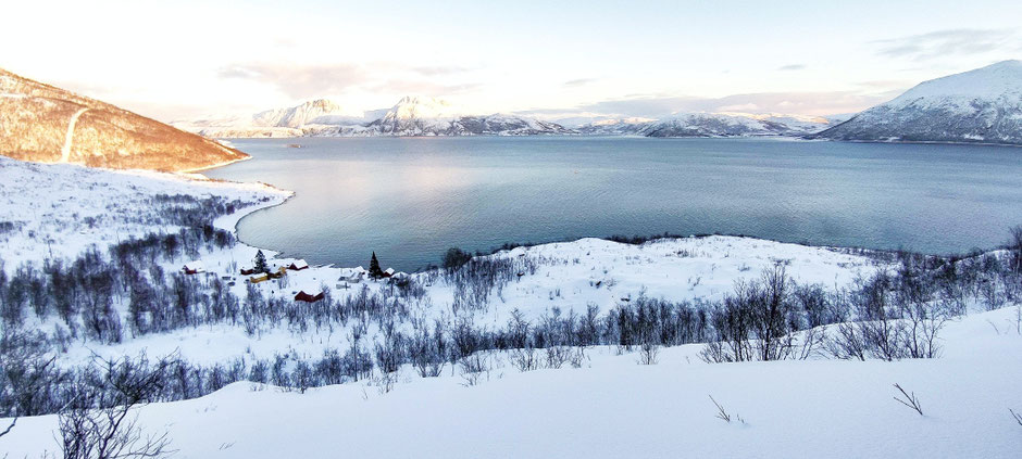 ROAD TRIP HIVERNAL EN VAN DANS LE NORD DE LA NORVEGE, route de Grotfjord à Tromvik. www.missaventure.com  roadtrip, nature, outdoor and photography.