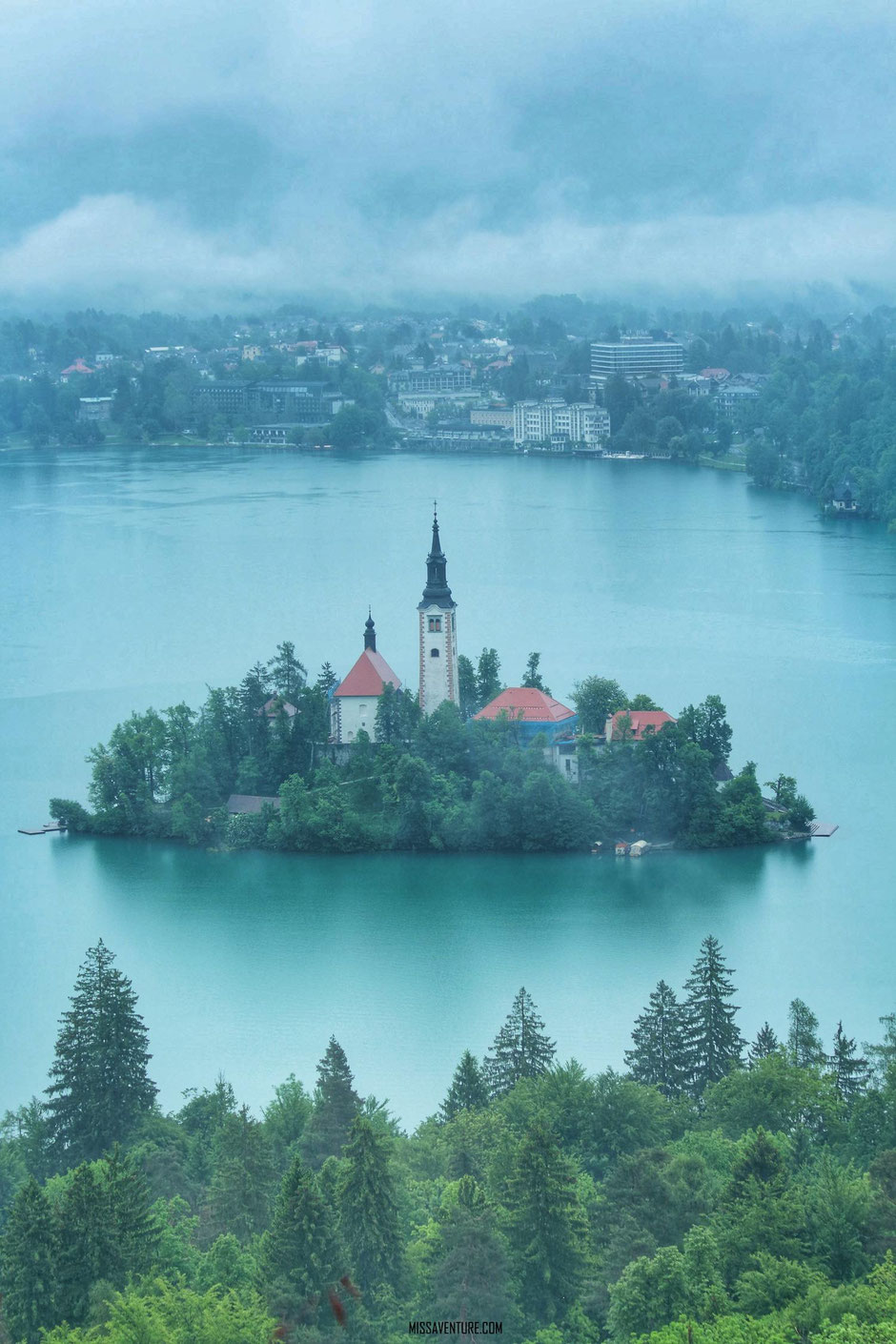  Lac de Bled SLOVENIE. Road trip Slovenie. www.missaventure.com.  blog voyage d'aventure nature et photos