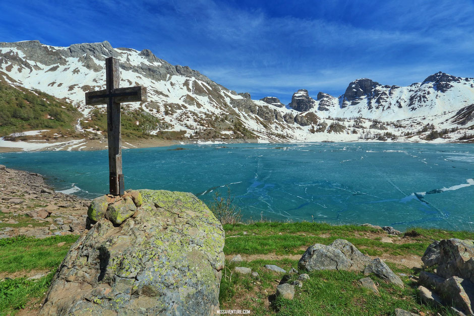 Randonnée et bivouac dans le Mercantour, le lac d'allos. www.missaventure.com blog voyage d'aventures, nature et photos.