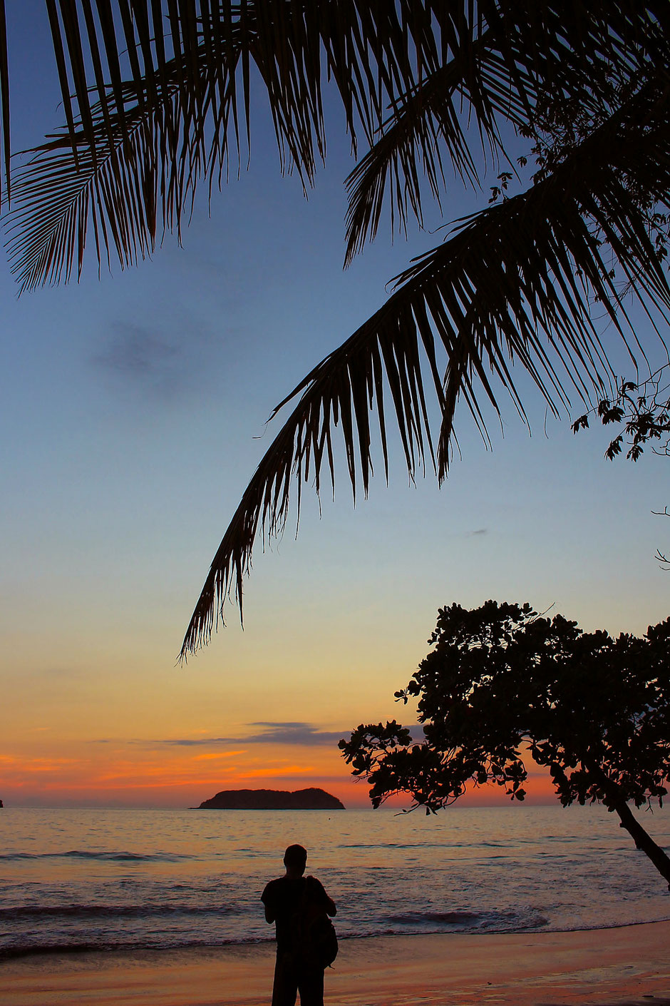 Coucher de soleil à Manuel Antonio. Road trip au Costa Rica. www.missaventure.com blog voyage d'aventures, nature et photos