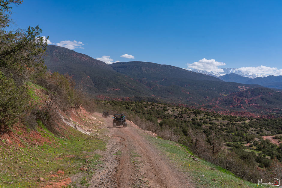 RAID BUGGY AU MAROC, une aventure de dingue au cœur de l'atlas. JOUR 1, d'Agafay aux contreforts de l'Atlas. missaventure, blog road trip, overland 4x4 et nature.