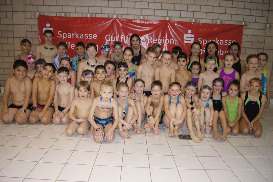 Seepferdchengruppe TV Dillenburg 2014 hinten links Rianne Rose / Foto: Ralf Hermann