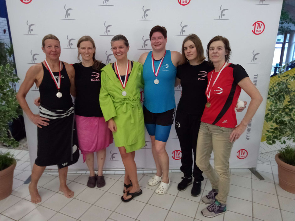 SG Wetterau, v.l.n.r. Andrea Cantow, Gundula Siegnoth, Carmen Houben, Ramona Kerkhoff, Vivien Michelle Novy, Angelika Ballerstaedt