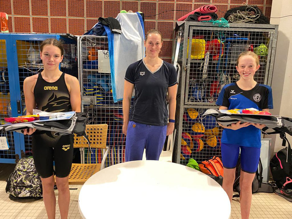 v.l.n.r. Anna Fiona Kuphal, Jenny Mensing (SC Wiesbaden), Hannah Schneider (Hofheimer SC) Bilder: SC Wiesbaden