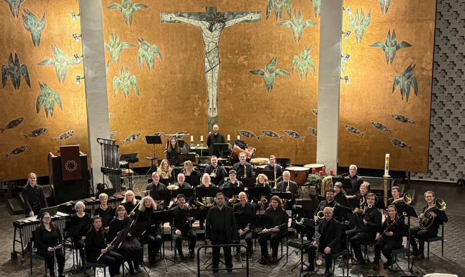 Das Moderne Blasorchester Oppau beim letzten Kirchenkonzert 2025 in der Friedenskirche Ludwigshafen (Bildrechte: MBO)