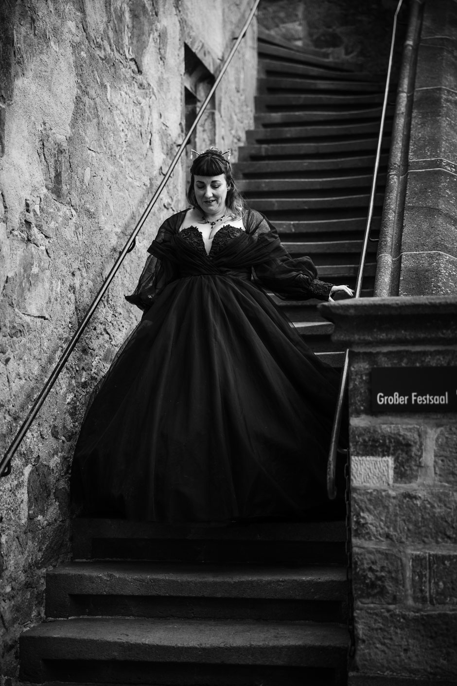 Gothic Hochzeit Fotograf Dresden, Gothic Hochzeit Burg Kriebstein, Burg Kriebstein Heiraten, Hochzeitsfotograf Burg Kriebstein, Hochzeit WGT, Hochzeit in schwarz, Schwarzes Brautkleid Dresden, Gothic Hochzeitsfotografie, mittelalterliche Hochzeit Dresden,