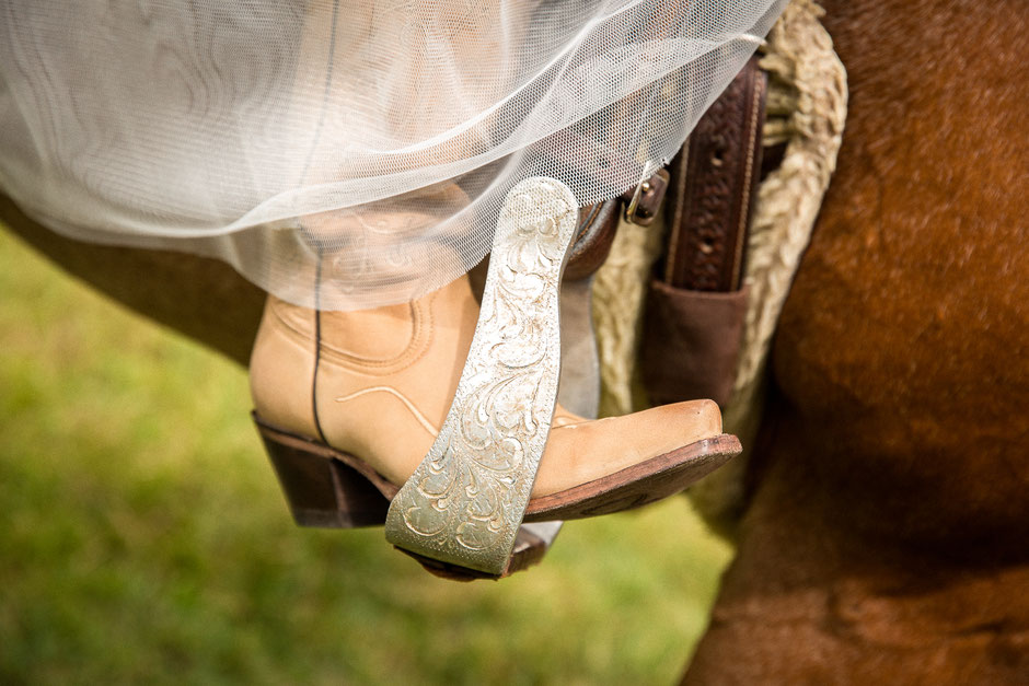 Hochzeit Göhrischgut Meissen, Hochzeitsfotograf Meissen, Scheunenhochzeit Dresden, Landhochzeit Dresden, Scheunenhochzeit Location Dresden, Vintage Hochzeit Dresden, Westernhochzeit Göhrischgut, Western Hochzeit Mottohochzeit, Hochzeit mit Pferd Dresden