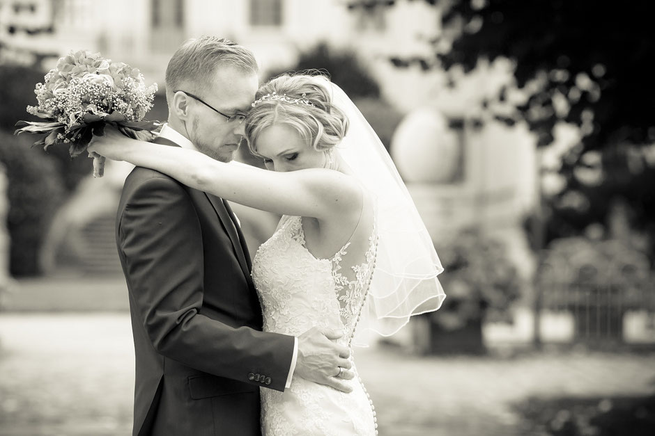 Hochzeit im Barockschloss Rammenau, Hochzeit in Rammenau, Hochzeitsfotograf Dresden, Hochzeitsfotos Dresden, Hochzeitsfotos Rammenau, Schloss Rammenau, Spiegelsaal Schloss Rammenau