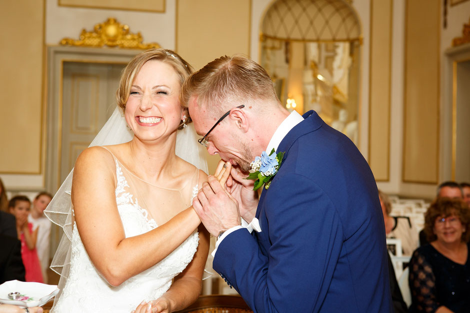 Hochzeit im Barockschloss Rammenau, Hochzeit in Rammenau, Hochzeitsfotograf Dresden, Hochzeitsfotos Dresden, Hochzeitsfotos Rammenau, Schloss Rammenau, Spiegelsaal Schloss Rammenau