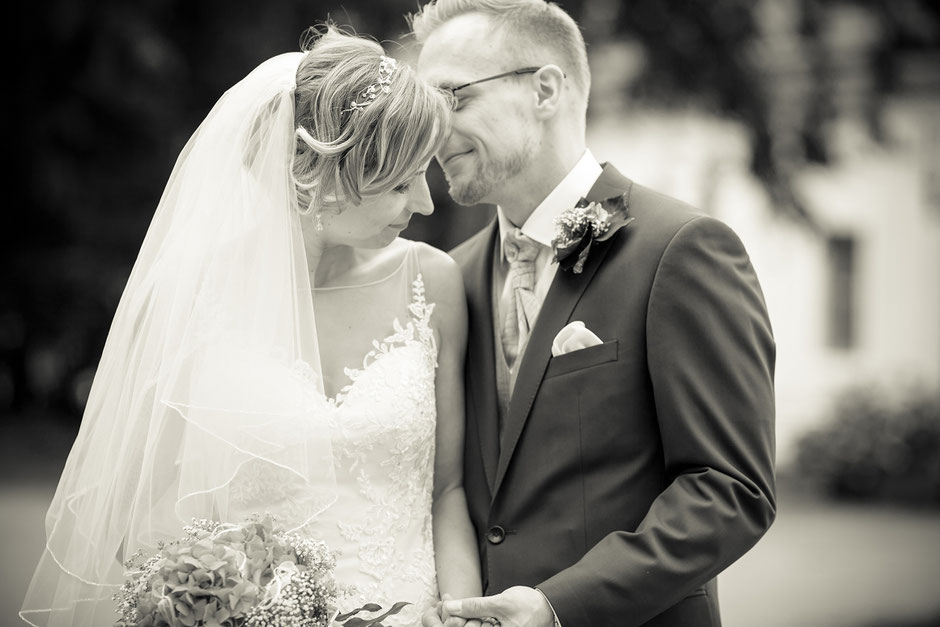 Hochzeit im Barockschloss Rammenau, Hochzeit in Rammenau, Hochzeitsfotograf Dresden, Hochzeitsfotos Dresden, Hochzeitsfotos Rammenau, Schloss Rammenau, Spiegelsaal Schloss Rammenau