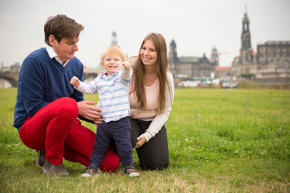 Kinderfotos Dresden, Familienfotos Dresden, Babyfotos Dresden, Fotograf Dresden Kinderfotos, Fotograf Dresden Familienfotos, Verlobungsfotos Dresden, Fotos Einladungen Hochzeit Dresden, Engagement Shooting Dresden