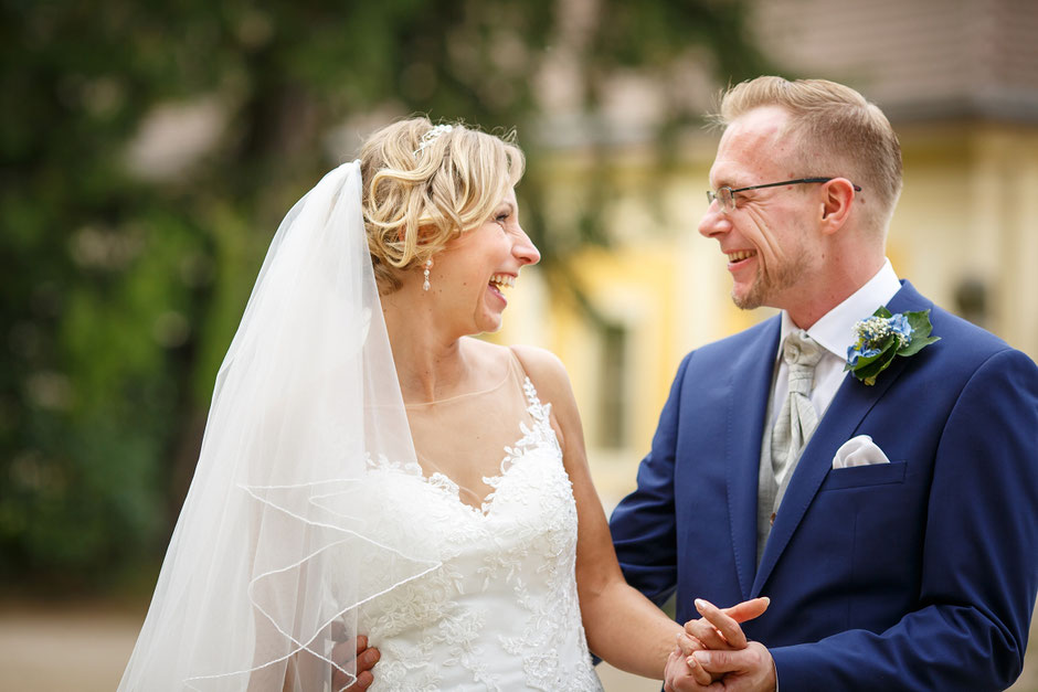 Hochzeit im Barockschloss Rammenau, Hochzeit in Rammenau, Hochzeitsfotograf Dresden, Hochzeitsfotos Dresden, Hochzeitsfotos Rammenau, Schloss Rammenau, Spiegelsaal Schloss Rammenau
