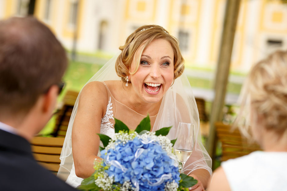 Hochzeit im Barockschloss Rammenau, Hochzeit in Rammenau, Hochzeitsfotograf Dresden, Hochzeitsfotos Dresden, Hochzeitsfotos Rammenau, Schloss Rammenau, Spiegelsaal Schloss Rammenau