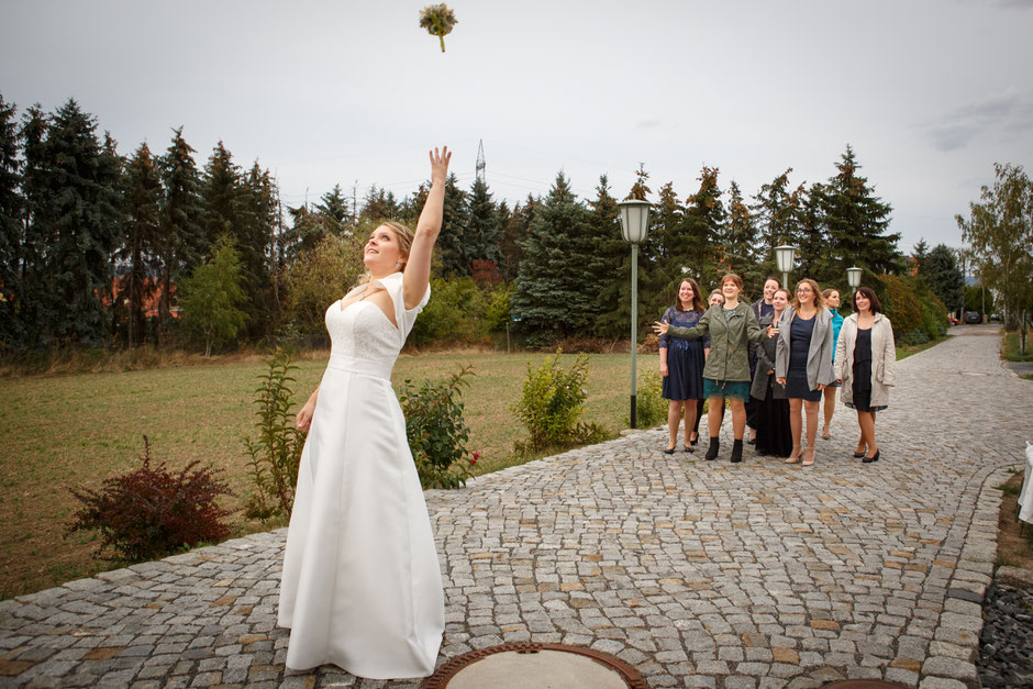 Hochzeit Schloss Hermsdorf, Hochzeit Hochbehälter Ockerwitz, Heiraten in Dresden, Hochzeitsfotograf Dresden, Hochzeitsfotos Dresden, Heiraten im Schloss Hermsdorf, Heiraten im Hochbehälter Ockerwitz