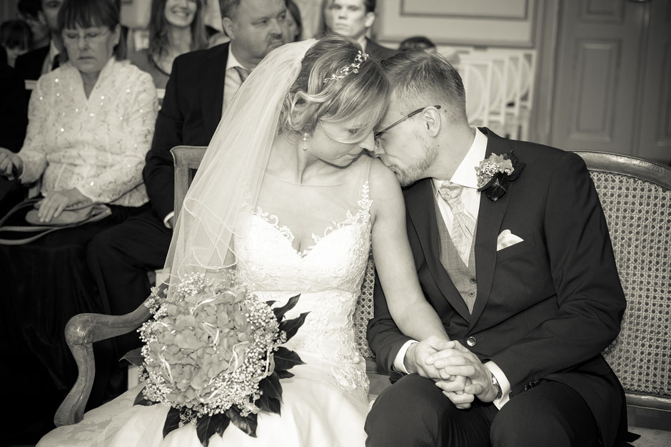 Hochzeit im Barockschloss Rammenau, Hochzeit in Rammenau, Hochzeitsfotograf Dresden, Hochzeitsfotos Dresden, Hochzeitsfotos Rammenau, Schloss Rammenau, Spiegelsaal Schloss Rammenau