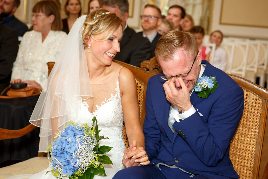 Hochzeit im Barockschloss Rammenau, Hochzeit in Rammenau, Hochzeitsfotograf Dresden, Hochzeitsfotos Dresden, Hochzeitsfotos Rammenau, Schloss Rammenau, Spiegelsaal Schloss Rammenau