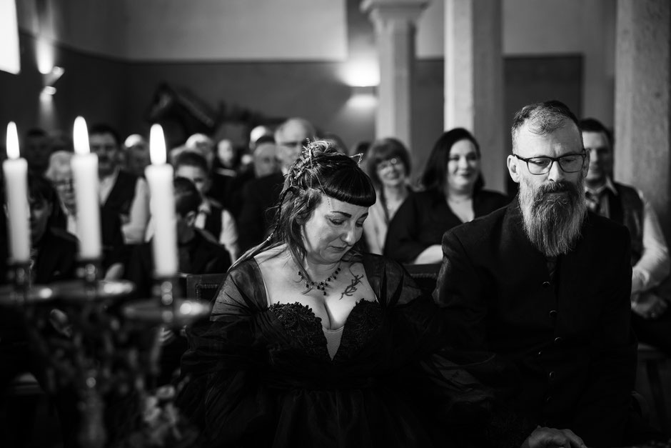 Gothic Hochzeit Fotograf Dresden, Gothic Hochzeit Burg Kriebstein, Burg Kriebstein Heiraten, Hochzeitsfotograf Burg Kriebstein, Hochzeit WGT, Hochzeit in schwarz, Schwarzes Brautkleid Dresden, Gothic Hochzeitsfotografie, mittelalterliche Hochzeit Dresden,