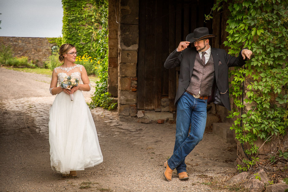 Hochzeit Göhrischgut Meissen, Hochzeitsfotograf Meissen, Scheunenhochzeit Dresden, Landhochzeit Dresden, Scheunenhochzeit Location Dresden, Vintage Hochzeit Dresden, Westernhochzeit Göhrischgut, Western Hochzeit Mottohochzeit, Hochzeit mit Pferd Dresden