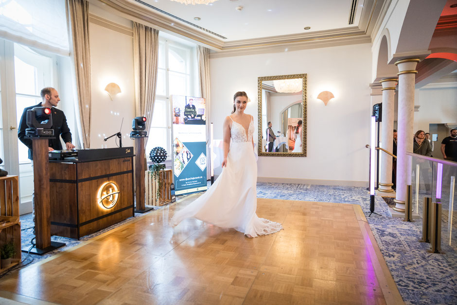 Brautkleider Dresden Modenschau im Hilton Dresden zur Hochzeitsmesse