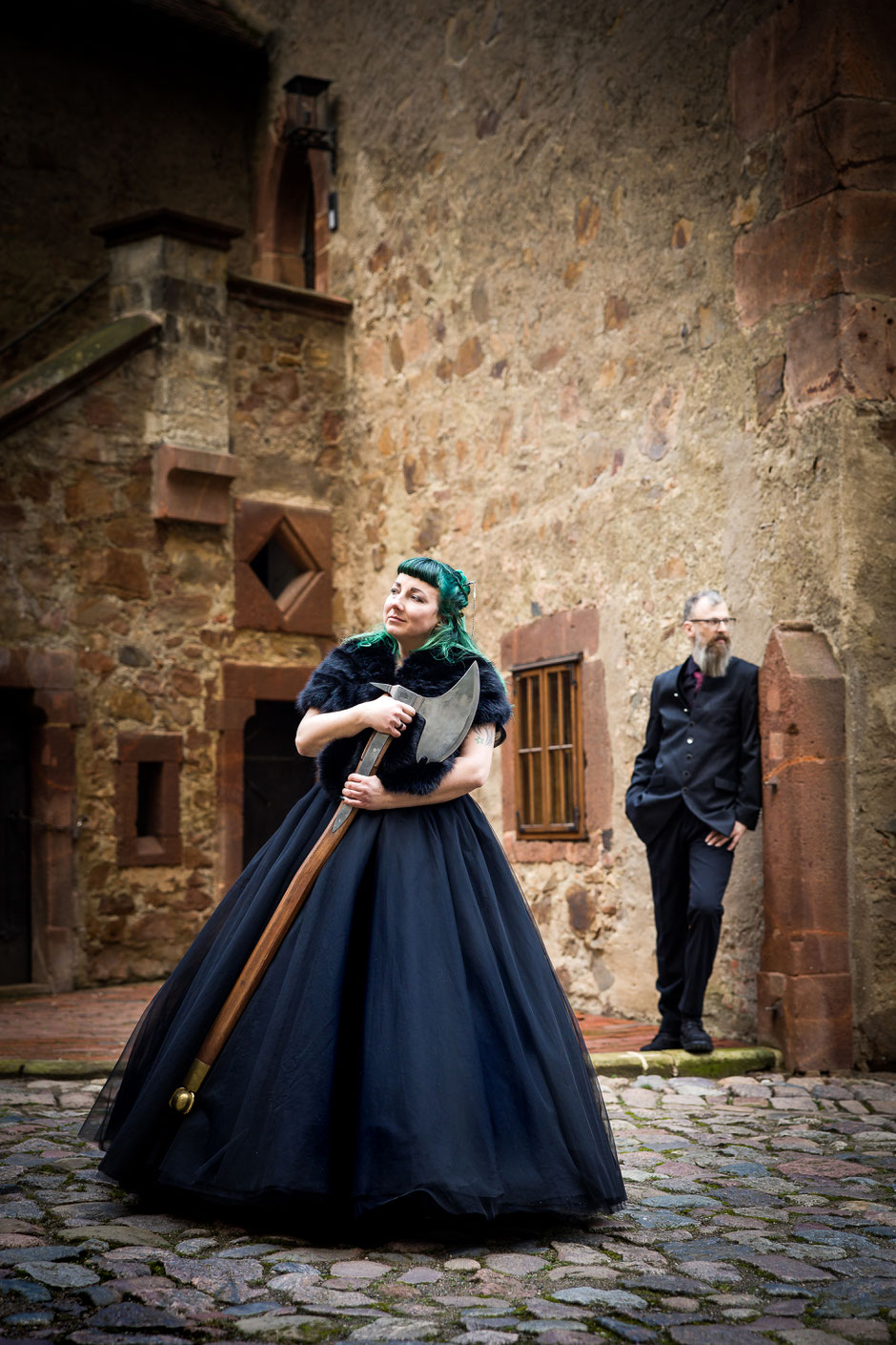 Gothic Hochzeit Fotograf Dresden, Gothic Hochzeit Burg Kriebstein, Burg Kriebstein Heiraten, Hochzeitsfotograf Burg Kriebstein, Hochzeit WGT, Hochzeit in schwarz, Schwarzes Brautkleid Dresden, Gothic Hochzeitsfotografie, mittelalterliche Hochzeit Dresden,