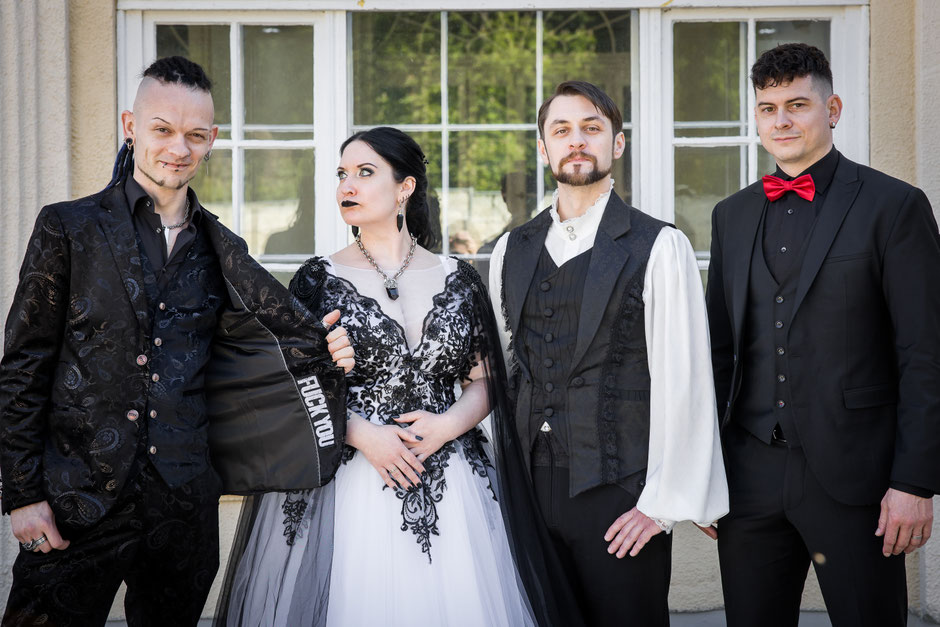 Hochzeit Parkhotel Dresden  Gothic Hochzeit Brautkleid