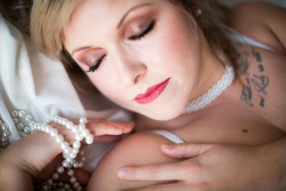 Boudoirfotografie Dresden, Boudoirfotos Dresden, Boudoir Dresden, Braut Boudoir Dresden, morgengabe Bräutigam, erotische Fotos Dresden, Fotostudio Dresden, Boudoir Studio Dresden