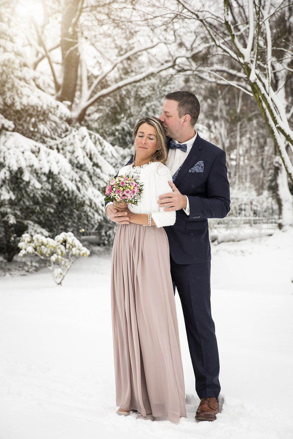 Hochzeitsfotograf Dresden, Hochzeit Standesamt Dresden Winter, Winterhochzeit Dresden Fotograf, Hochzeit im Winter Dresden, heiraten im Winter Dresden, Heiraten Schnee Dresden, Schnee Hochzeit Dresden, Winterhochzeit in Dresden