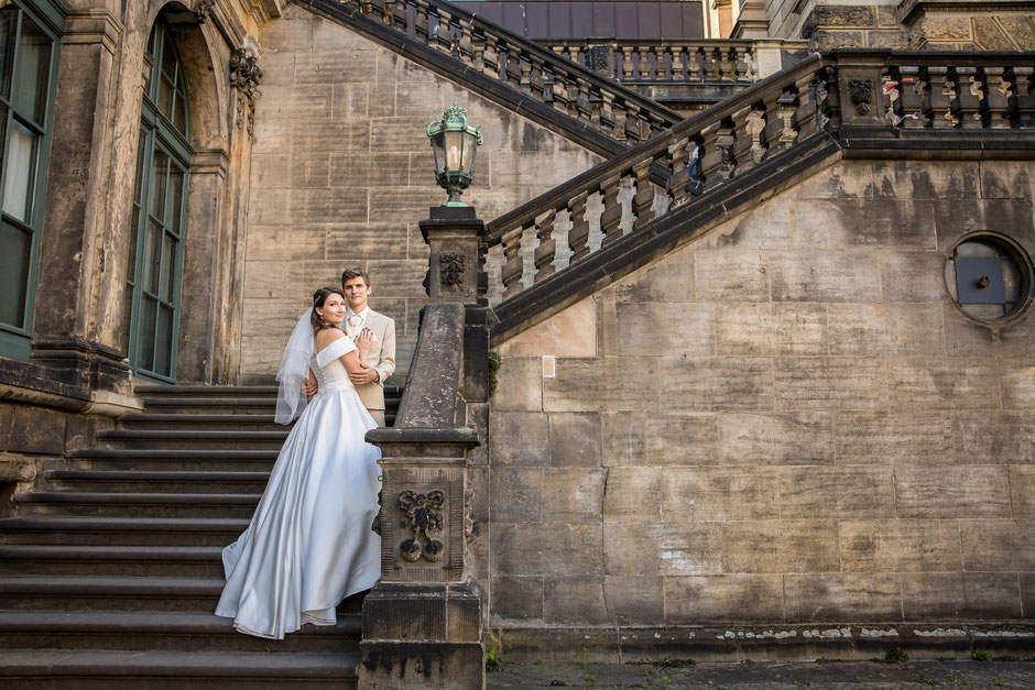 Hochzeitsfotos in Dresden, als Hochzeitsfotograf in Dresden für ein After Wedding Shooting in Dresden unterwegs. Hochzeitsfotoshooting in Dresden. Als Hochzeitsfotograf in Dresden zum Fotoshooting