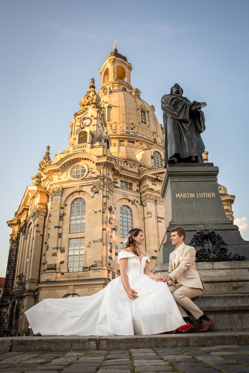 Hochzeitsfotos in Dresden, als Hochzeitsfotograf in Dresden für ein After Wedding Shooting in Dresden unterwegs. Hochzeitsfotoshooting in Dresden. Als Hochzeitsfotograf in Dresden zum Fotoshooting