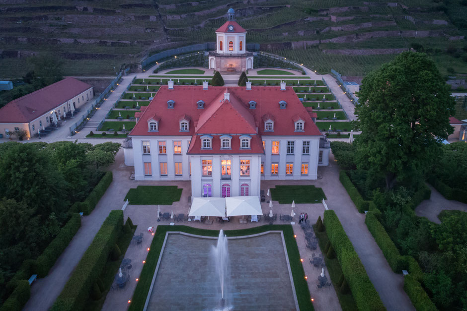 Hochzeit Schloss Wackerarth, Hochzeitsfotograf Radebeul, Hochzeitsfotos Schloss Wackerbarth, Heiraten Schloss Wackerbarth, Hochzeit Wackerbarth Radebeul, Heiraten auf Schloss Wackerbarth, Hochzeitsfotografin Radebeul, Hochzeitsfotos Radebeul