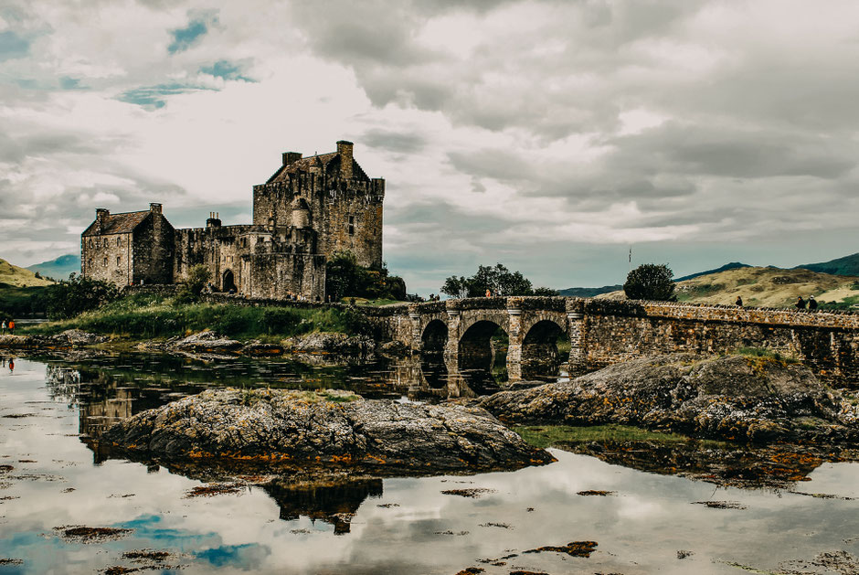 Hochzeitsfotograf Schottland  Elopement Fotograf Schottland  Destination Wedding Fotograf Schottland  Intime Hochzeit Schottland  Heiraten in den Highlands Fotograf  Isle of Skye Elopement Fotograf  Schottland Schloss-Hochzeit / Castle Wedding 
