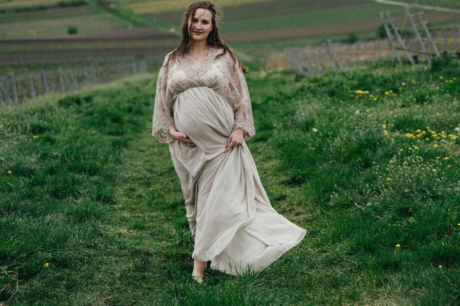 Schwangerschaftsfotografie Frankfurt  Babybauch Shooting Rheinhessen  Schwangerschaftsfotografie Rheingau   Schwangerschaftsfotografin Mainz  Schwangerschaftsfotograf Mainz  Babybauchfotografin Mainz  Babybauchfotos Mainz  Babybauch Shooting Mainz  