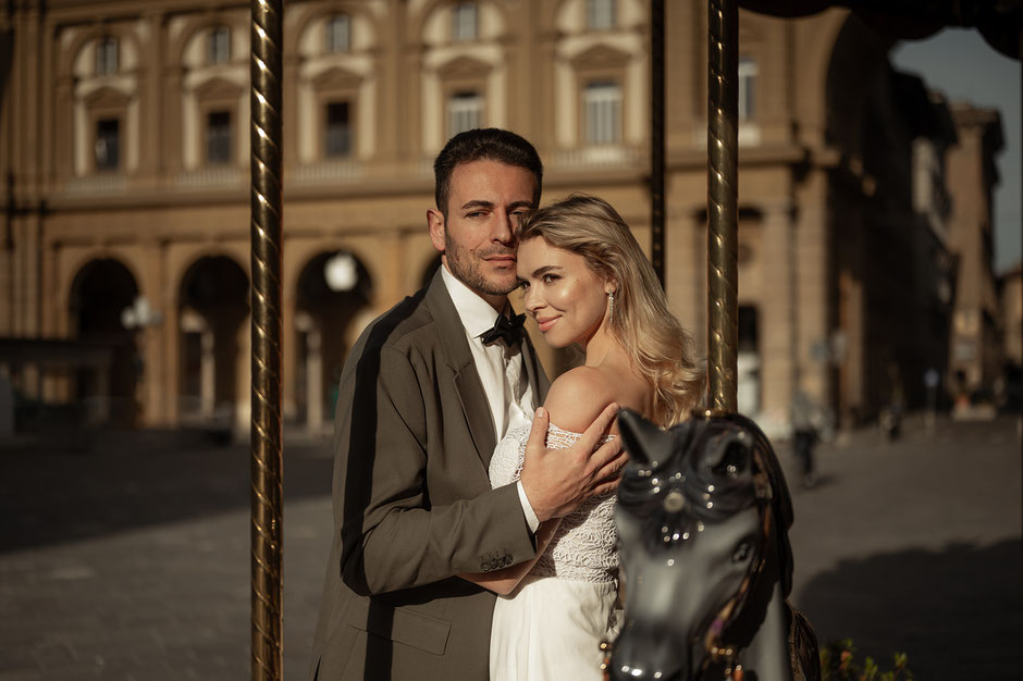 Hochzeitsfotograf Mainz - Wedding Photographer Europe - Brautpaar in Umarmung