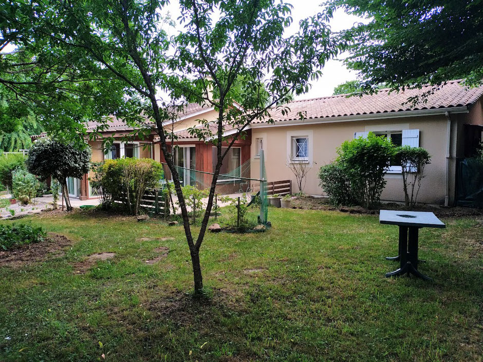 Maison à vendre sur Saint Morillon, 33650, proche La Brede, Sud Gironde, 3 chambres + bureau, joli jardin arboré