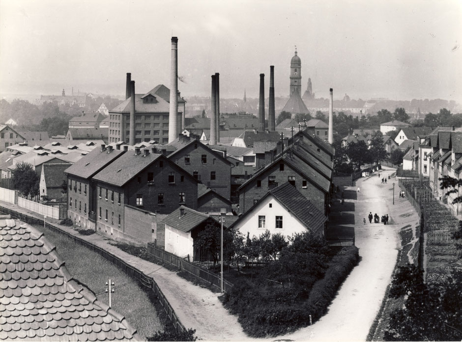 1909 ein Blick in Richtung Stadt, heute Ecke Emailfabrikstrasse (links)/ Jahnstrasse(rechts).