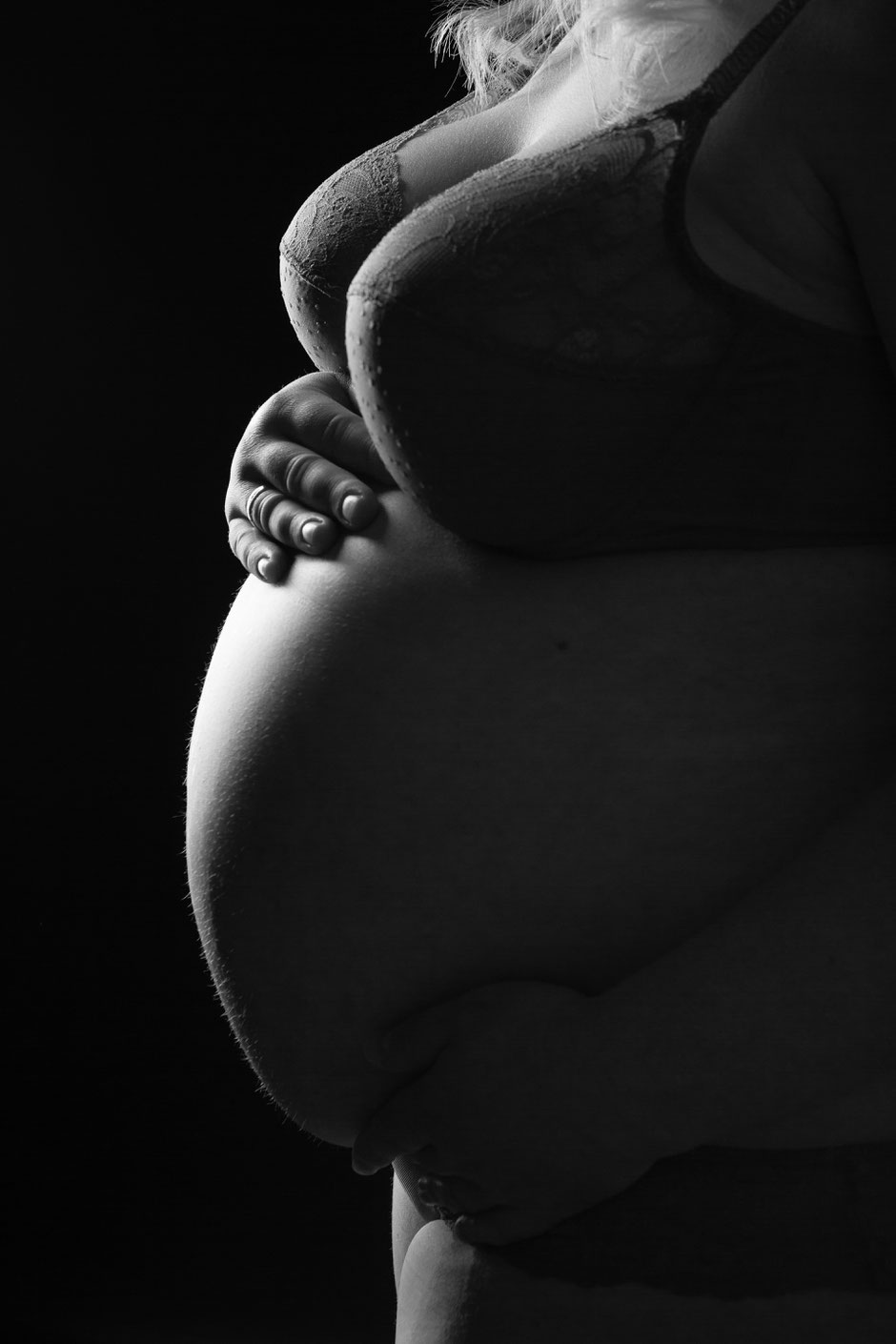 Babybauchfotos Dresden, Schwangerschaftsfotos Dresden, Babybauchshooting Dresden, Schwangerschaftsshooting Dresden, Fotograf Dresden, Fotostudio Dresden,